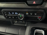 運転席側にはシートヒーターが付いています!寒い日に便利な装備ですね。