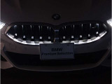 【キドニーグリル】BMWは約90年もの間、ほぼ全ての車両にひと目でBMWだと分かるこの特徴的なフロントグリルが備えられ、デザイン・アイコンとして親しまれてきました。