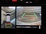 パノラミックビューモニター付きです。車両を上から見たような映像をディスプレイオーディオ画面に表示。運転席からの目視だけでは見にくい、車両周辺の状況をリアルタイムでしっかり確認できます。