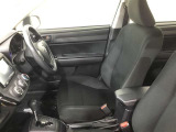 高いホールド性で運転姿勢が安定します。長距離ドライブでも疲れにくいのが魅力です。快適なドライビングライフをお送りください♪