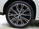 X4 M40i 4WD 