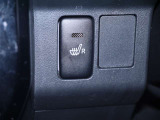 運転席シートヒータースイッチ