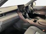 前方の見通しが良いすっきりした視界、誰でも扱いやすく運転できます。疲れにくく安心ドライブを更に快適なものにします!
