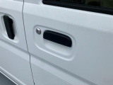 スタッフが損害保険資格を持っておりますので、自動車保険の試算や各保険会社の保険料比較等についてもお気軽にご相談ください (当店は『損保ジャパン日本興和』 『東京海上日動』 の代理店です)。