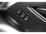 運転席のシートポジションメモリー機能は、登録済みの運転者と交代しても、シートポジションの変更の手間がかかりません。