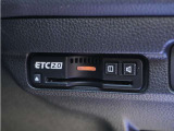 【ETC2.0】有料道路の料金所をスムーズに通過できるのはもちろん、渋滞回避や安全運転もサポートする次世代型ETC車載器。リアルタイムで情報を入手し、音声でご案内します。