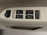 パワーウィンドゥ 運転席ドアスイッチ照明付です。電動格納ミラーも手元でワンモーションで可能です。