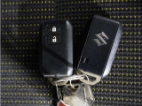 ◆スマートキー◆カギをバッグやポケットに入れたままでもドアロックの開閉ができる『スマートキー』付き!雨天や暗くなってもカギを取り出す必要がなくドアの開錠&エンジンも始動できます