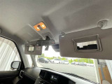 運転席・助手席にはバニティミラー付き♪身だしなみチェックできますよ(^^♪