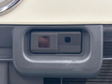 【スマートアシスト】走行中に前方の車両等を認識し、衝突しそうな時は警報とブレーキで衝突回避と被害軽減をアシスト。より安全にドライブをお楽しみいただけます。
