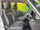 運転席シート廻りは使用感も少なく、良好な状態となっています。前オーナー様が丁寧に使っていたことがよくわかりますね。