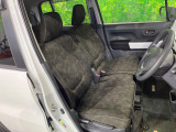 運転席シート廻りは使用感も後部座席も気になるようなキズ・汚れやへたり等、大きなダメージはなく、良好な状態です。少なく、良好な状態となっています。丁寧に使われていたことがよくわかりますね。