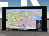 ●純正ナビ:一体感のあるナビは、高級感ある車内を演出してくれます。オーディオ機能も充実しておりますので、運転もより楽しめます♪