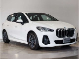 【BMWの伝統-2】時代を超える美しさ。磨き抜かれたエアロダイナミクスが瞳を奪う。一目で伝わるスポーティーなプロポーションは、BMWの走行性能を生み出すのに欠かせない要因の一つです。