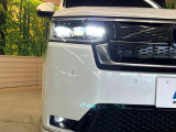 【LEDヘッドライト】悪天候や夜間走行時も良好な視界を確保し安心して運転できる高輝度LEDヘッドライトを装備!点灯速度が早く、消費電力も抑えられています。