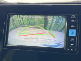 【バックカメラ】駐車時に後方がリアルタイム映像で確認できます。大型商業施設や立体駐車場での駐車時や、夜間のバック時に大活躍!運転スキルに関わらず、今や必須となった装備のひとつです!