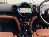 弊社はMINI正規販売店として新型車から旧モデルまでの商品知識と整備知識を備えております。納車後の不明な点等も、お気軽に弊社担当者までお問い合わせ下さい。