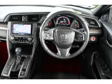ドライバーを包み込み 運転の期待が高まるコックピット