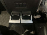 運転席側にドリンクホルダーあります!運転中でも手が届きやすい位置にあって便利です♪