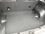 普段のお買い物や通勤、送迎等に十分な荷室スペースを確保しております。セカンドシートを倒すと、大きな荷物の積載も可能です♪