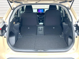 普段のお買い物や通勤、送迎等に十分な荷室スペースを確保しております。セカンドシートを倒すと、大きな荷物の積載も可能です♪