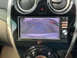 バックモニターで車庫入れや縦列駐車もらくらく、高感度カラーカメラですので僅かな光でもくっきりと見え、夜でも安心して駐車出来ます。