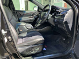 運転席シートは電動パワーシートです!自分に合ったシートポジションがラクラク調整できます!