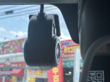 万が一の事故のときに証拠としても使えるドライブレコーダーが装備されています。