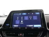 Bluetoothでのハンズフリー通話はもちろん、オーディオプレーヤー接続にももちろん対応しています。お手持ちのスマートフォンの音楽を車内でお楽しみいただけます。