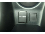 【アクセサリーソケット】12Vのカー用品等の電源供給が可能です。