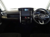 【メーター廻り】シンプルで飽きないデザイン、運転中も視界の邪魔にならない構造になっているので運転に支障もありません♪