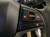 【クルーズコントロール】設定した速度を自動で維持し、ドライバーの運転負荷を軽減する支援機能です。長距離走行時の疲労を抑えるだけでなく、速度の安定による燃費向上も期待できます。