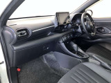 前方の見通しが良いすっきりした視界、誰でも扱いやすく運転できます。疲れにくく安心ドライブを更に快適なものにします!