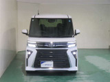 明度の高いLEDヘッドライトで、夜間の運転も安心です。