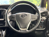 インテリアに合わせたデザインのステアリングは、運転される方のことも考え、運転しやすい形状、大きさです。是非一度、実際に触ってお確かめください。