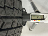 冬タイヤの残り溝は8.0mmです。スリップラインからは6.5mmとなっております。