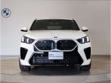 【キドニーグリル】BMWは約90年もの間、ほぼ全ての車両にひと目でBMWだと分かるこの特徴的なフロントグリルが備えられ、デザイン・アイコンとして親しまれてきました。
