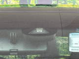 【ホンダセンシング】走行中に前方の車両等を認識し、衝突しそうな時は警報とブレーキで衝突回避と被害軽減をアシスト。より安全にドライブをお楽しみいただけます。