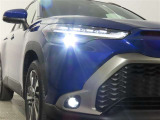 高輝度で点灯速度が速く、しかも消費電力の少ないLEDヘッドライトが装備されています!LEDの明るい光が走行中の視界の確保をサポートして、夜のドライブがより楽しく安全に運転できます♪