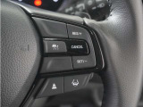 ◆アダプティブクルーズコントロール◆予め設定した車速内でクルマが自動的に加減速。前走車との適切な車間距離を維持しながら追従走行します。【LKAS】車線維持支援システムでステアリング操作を支援。