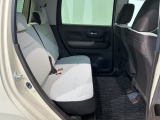 後席も余裕の広さ!ゆったりくつろげます!!