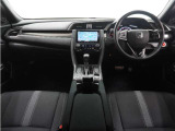 ◆視界広々で非常に運転しやすくロングドライブでも疲れを感じさせないすっきりとまとまったインパネ周りです。