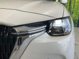 【シーケンシャルターンランプ付きLEDヘッドライト】人気の『流れるウィンカー』付きのLEDヘッドライトを装備♪高級感はもちろん、点灯時は存在感たっぷりで他車からも認識されやすく安心です。