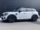 数あるMINI中古車より弊社のお車をご覧頂き、ありがとうございます!弊社はMINI正規販売店であり、整備を整えてからのご納車となりますので安心してお乗り頂けます。もちろん全国にご納車も可能です!