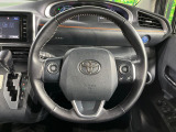 【純正革巻きステアリング】上質な革を使用することで、手にしっかり馴染みとても運転しやすいハンドルです♪