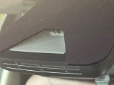 【トヨタセーフティセンス】走行中に前方の車両等を認識し、衝突しそうな時は警報とブレーキで衝突回避と被害軽減をアシスト。より安全にドライブをお楽しみいただけます。