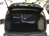 5名乗車でも荷室スペースはたっぷりです。