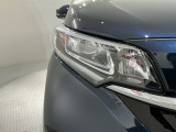 LEDヘッドライトは、点灯の瞬間から最大光量を発揮し、突然暗くなるトンネルなどでの安定感を高めます。