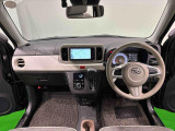 ひとつひとつのパーツを大きく、すっきりシンプルに!見易い計器類と運転し易いドライビングポジションは、視角も少なく、スクェアなボディで前方&左右の見切りが良く運転し易いクルマです
