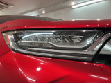LEDヘッドライトは、点灯の瞬間から最大光量を発揮し、突然暗くなるトンネルなどでの安定感を高めます。